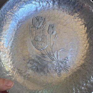 Vintage Mid-Century Modern Rodney Kent Hammered Aluminum Tulip Bowl, 1940s-1950s
